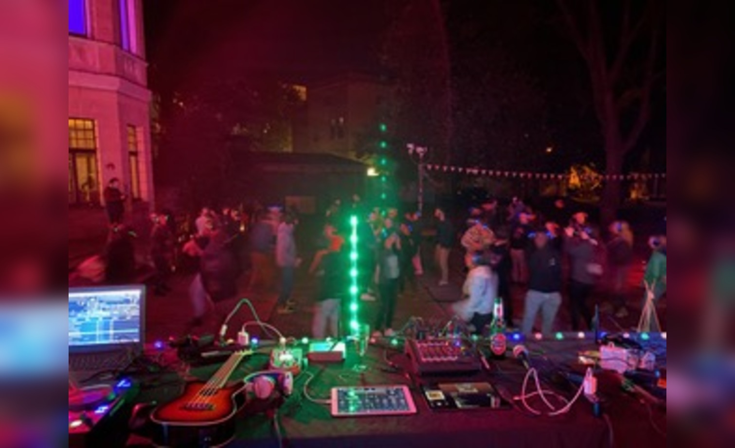 Featured image for ‚Silent Disco – Bewegung durchs Quartier‘