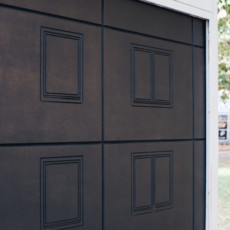 Die Arbeit von dem Architekt Thomas Schmidt "Display to me" wird in den StadtRaumBoxen #22 am Kulturqauartier ausgestellt, aufgenommen im Oktober 2023 in Erfurt.